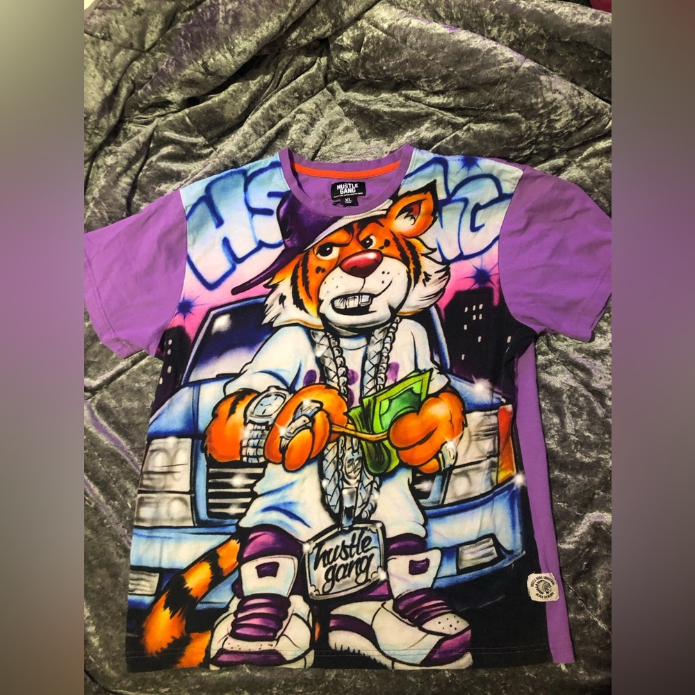 Hustle gang graphic tee graffiti style size XL purple